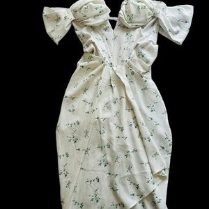 Miss Circle ‘off shoulder’ dress